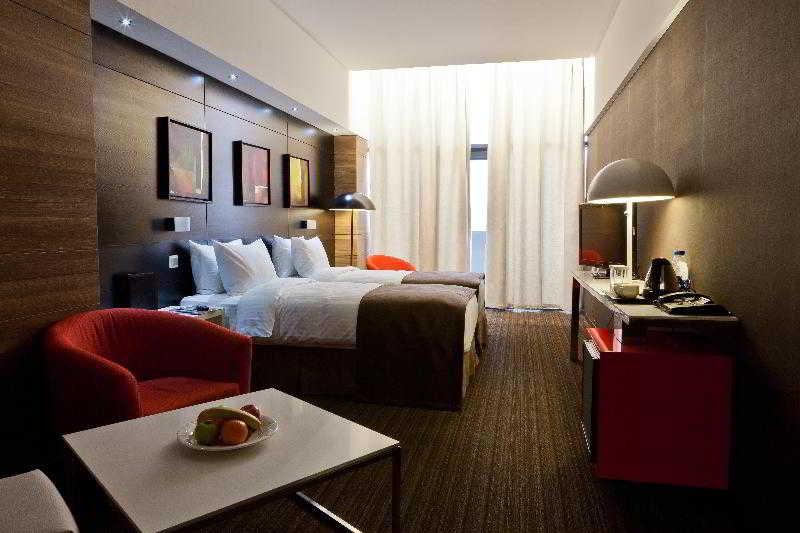 Ramada Hotel And Suites Baku Room photo